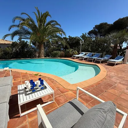 Bluesky - En Bord De - Vue Panoramique Sur La Villa